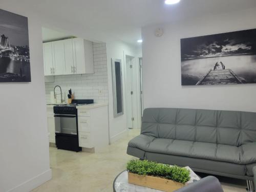 4-PLEX Room Type - Two-Bedroom Apartment 4-PLEX Room Type - Two-Bedroom Apartment