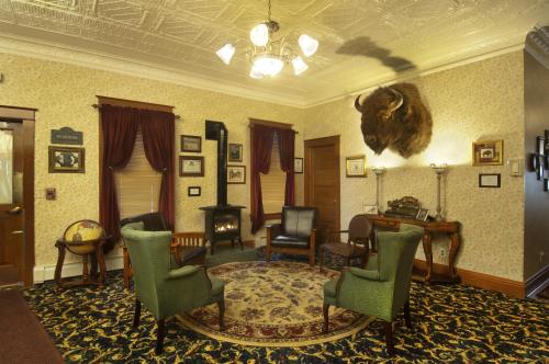 The Historic Elk Mountain Hotel - Accommodation - Elk Mountain