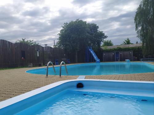 Apartmány Skleníky Spytihněv (Apartmany Skleniky Spytihnev) in Topolná