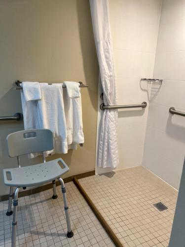 Comfort Inn & Suites Wilkes Barre - Arena - image 13