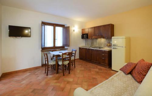 Amazing Home In Pian Del Ponte With Wi-fi