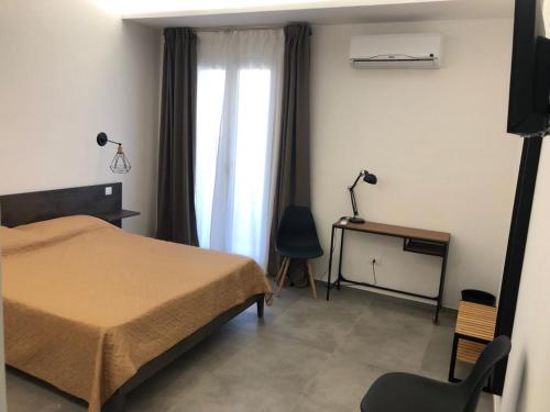 Deluxe Room image 4