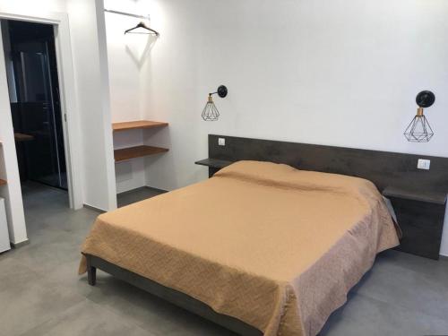 Deluxe Room image 2