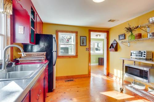 Fayetteville Home with Patios Near Town and University in Fayetteville, USA