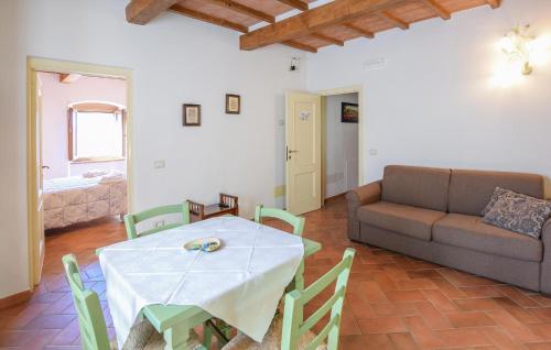 Amazing Home In Pian Del Ponte With Wi-fi