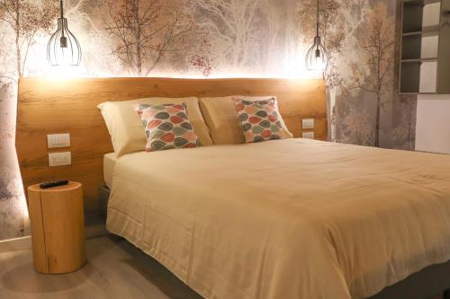 1 king bed, 1 twin bed