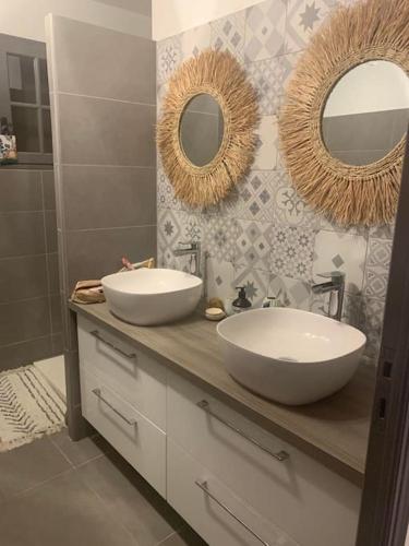 Superbe villa piscine Climatisation in Six Fours Les Plages City Center