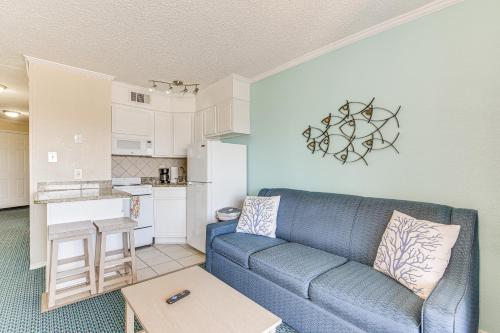 Galveston Condo with Beach Access Near Moody Gardens in Galveston, USA