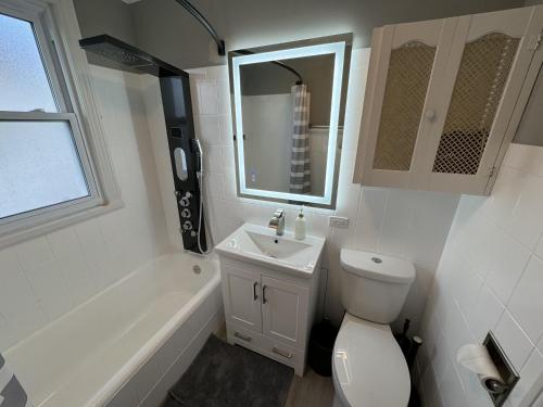 Spacious Retreat Near Convention Centers home - image 8