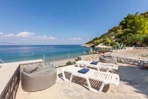 Elegance Villa: Classy Paradise w/ a private beach