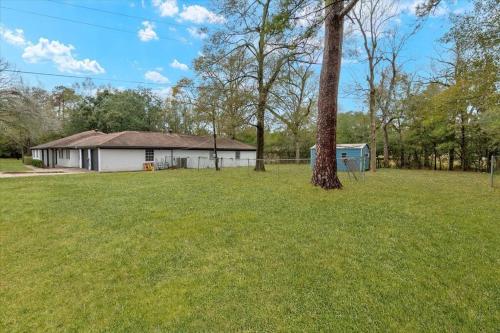 Newly Updated 5-Bedroom Home in Vidor