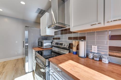 7 Mi to Louisville Pet-Friendly New Albany Home in New Albany, USA
