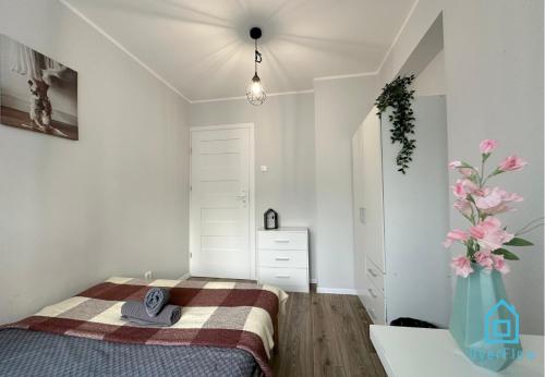 Lovely Room - Peaceful Retreat, 2 Minutes to Gdańsk Old Town
