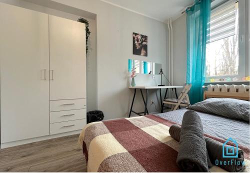 Lovely Room - Peaceful Retreat, 2 Minutes to Gdańsk Old Town