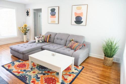 Peaceful home, walking distance to AHts downtown in Arlington Heights, USA