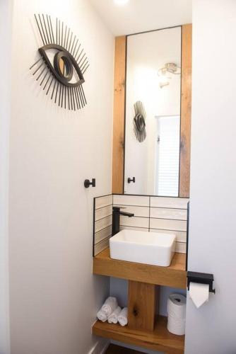 Peaceful home, walking distance to AHts downtown in Arlington Heights, USA