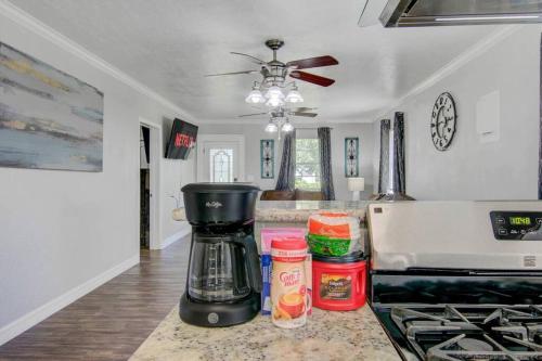 Spacious 3 bedroom home with fenced yard Spacious 3 bedroom home with fenced yard