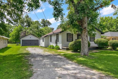 Spacious 3 bedroom home with fenced yard