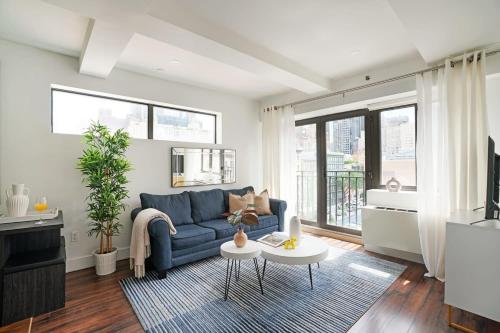 809-6A NEW 2BR Private Roof & City View in New York, USA