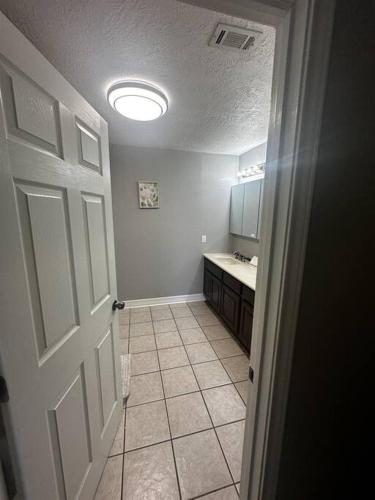 Spacious 5 bedroom home in Bridge City in Bridge City (TX)