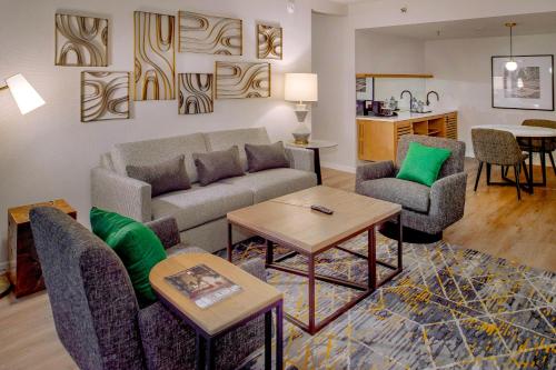 Sheraton Westport Plaza - image 2