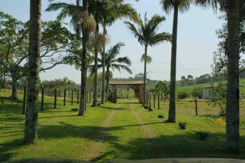 Casa de campo para relaxar em meio à natureza!