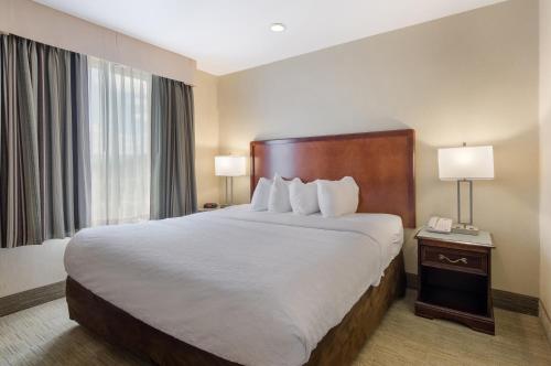 主住宿套房机场酒店 主住宿套房机场酒店