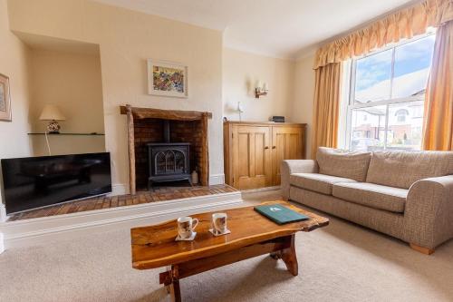 FIR TREE COTTAGE - Cosy 3 Bed Cottage in Penrhyn Bay with Beautiful Sea Views and Access to Snowdonia gîte à louer Little Ormes Head