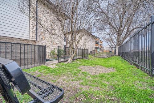 Your Chill 2B Getaway - 10min to DTWN - W/D, Pool, Prkg Your Chill 2B Getaway - 10min to DTWN - W/D, Pool, Prkg