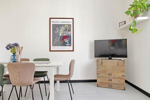 Triumph Apartment - image 7