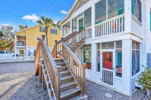 Splash Inn: Entire Home 4 BR, Pool, Walk to beach secondary