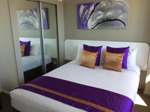 Park Regis North Quay Park Regis North Quay is perfectly located for both business and leisure guests in Brisbane. The property has everything you need for a comfortable stay. Service-minded staff will welcome and guide yo