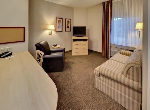 Candlewood Suites - Peoria at Grand Prairie, an IHG Hotel