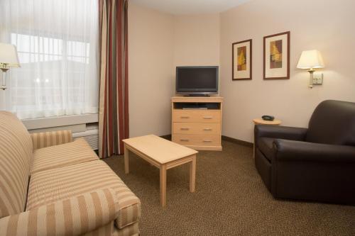 Candlewood Suites - Peoria at Grand Prairie, an IHG Hotel