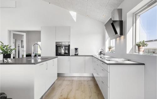 Kitchen, Four-Bedroom Holiday Home In Haderslev in Kelstrup