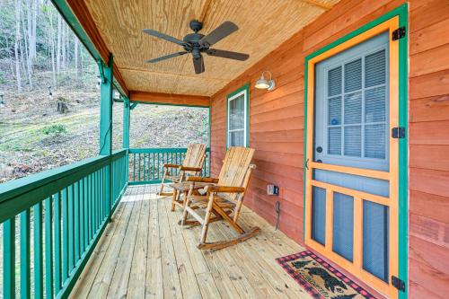 Smoky Mountain Cabin with Camping Area and Fire Pit! in Whittier, USA