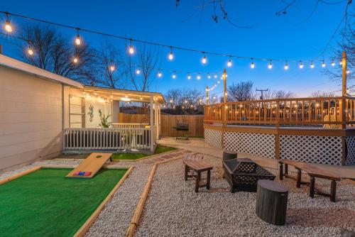Game Room, Pool & Fire Pit At The Medical Center thumb 3