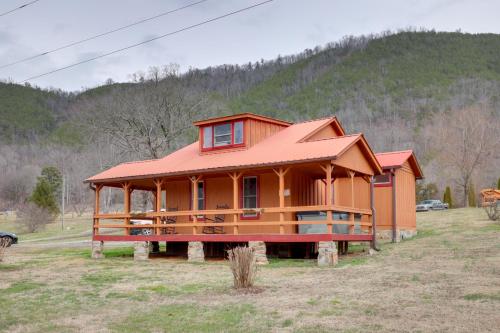 Hot Springs Getaway with Hot Tub and River Access! - Apartment - Hot Springs