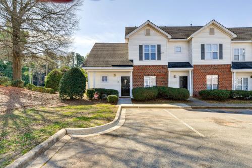 Charlotte Abode about 9 Mi to Bank of America Stadium! in Charlotte, USA