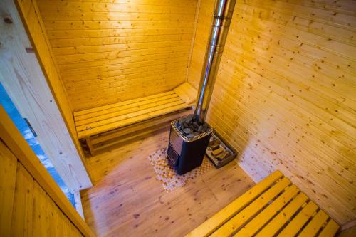 Стальовата Къща - Stalyovata Guest House - Private Pool, Jacuzzi & Sauna in Sredets