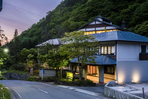 Takamiya Ryokan Yamanoki - Accommodation - Yonezawa