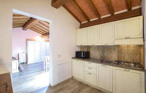 Amazing Home In Pian Del Ponte With Wi-fi