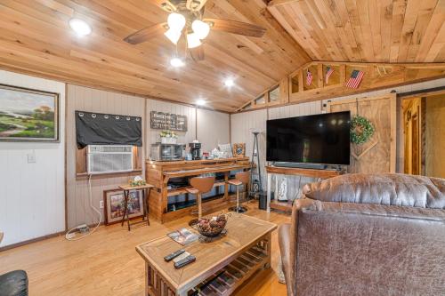 Kentucky Countryside Cabin Near Fort Campbell