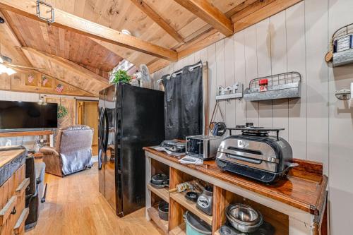 Kentucky Countryside Cabin Near Fort Campbell