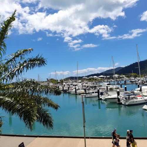 Waterfront@Boathouse Airlie Beach