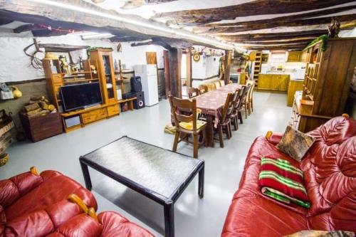 Kitchen, Стальовата Къща - Stalyovata Guest House - Private Pool, Jacuzzi & Sauna in Sredets