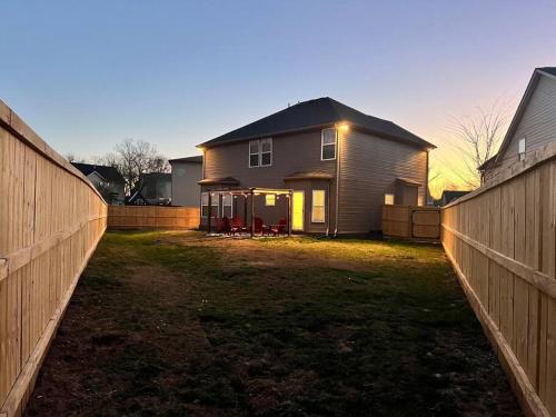 Spacious & Fenced 5-BR Family Home Near Peter Jenkins Trail in Spring Hill, USA
