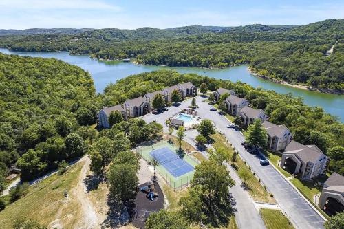 Modern Comfort: Updated Cozy Condo in Indian Point