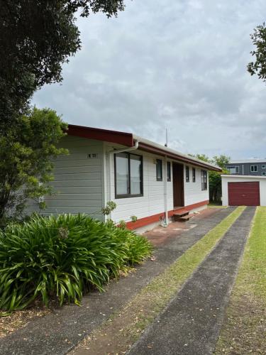 Hosts on the Coast - Laidback Linton, Whangamata (photo 10)