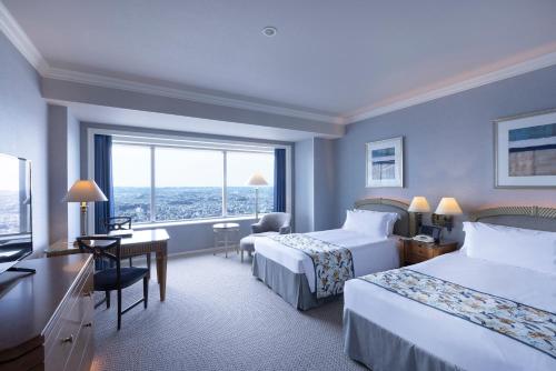 Regular Floor Deluxe Twin Room with City View (57th-59th Floor)